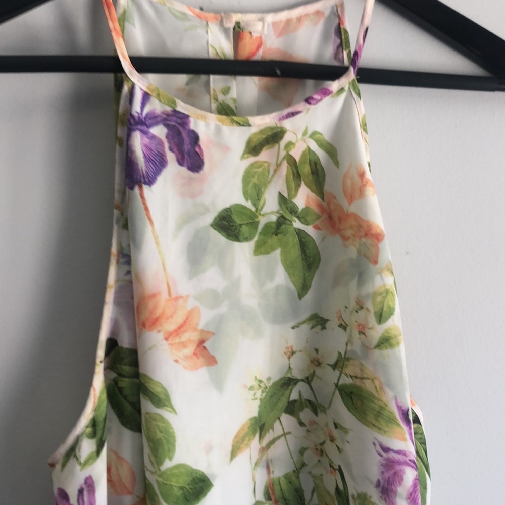 Floral Fly Away Open Back Blouse - Picture 4 of 9